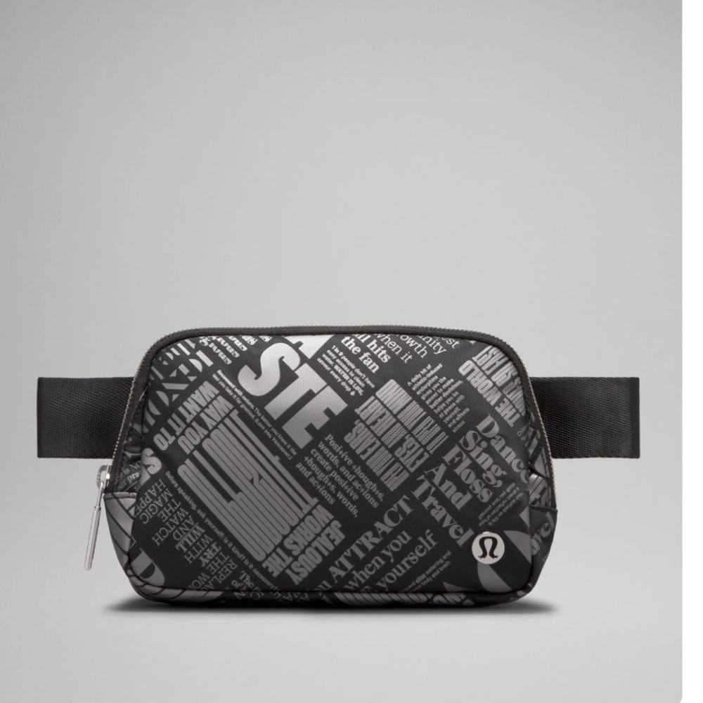 LULULEMON Everywhere Belt Bag 1L Manifesto Print Black Silver NWT